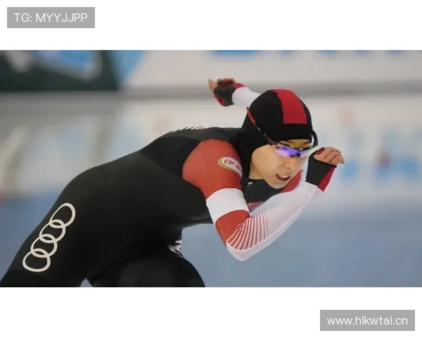 高亭宇训练完直接拎两袋冰去敷腿，这人是真拿自己当机器用啊